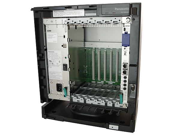 Мини-АТС Panasonic KX-TDE100 - улучшенная версия всем привычной и известной TDA. По сравнению с ней установлен более мощный процессор, в базовую конфигурацию добавлен VoIP и два канала автосекретаря (DISA). Чаще всего используется для телефонизации средних и крупных офисов, в  том числе с распределенной (филиальной) структурой